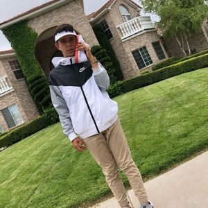 Meet your Posher, Bradyn